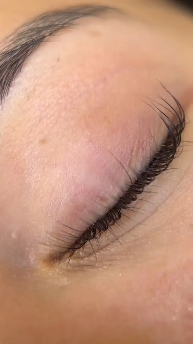 Lifted natural lashes